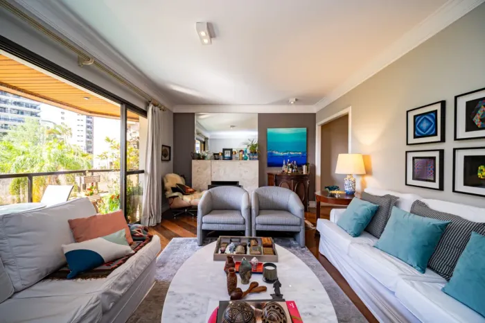 Imóvel de Luxo na Vila Andrade: Apartamento Espaçoso com 4 Quartos, 2 Suítes e 3 Vagas de