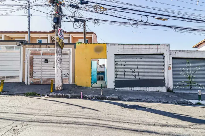 Casa comercial na Rua José Churriguera, 74 400 m²
