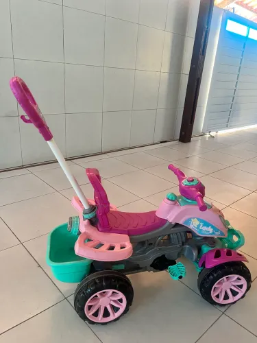 Quadriciclo Infantil Maral Lady Star com Pedal
