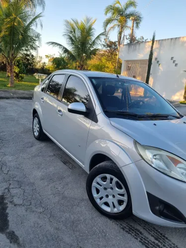 Ford Fiesta Sedan SE 1.6 8V Flex 4P 2014