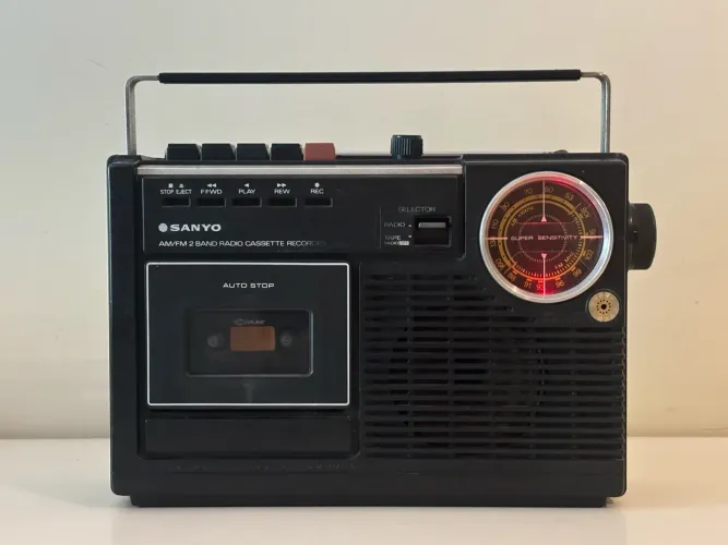 Rádio Gravador Sanyo ano 1977