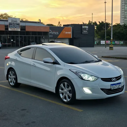 Hyundai Elantra GLS 1.8 16V Aut. 2013