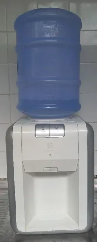 Bebedouro de Mesa Refrigerado por Compressor - Electrolux Turbo Acqua WD20C