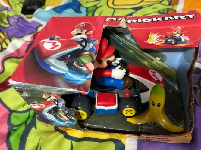 Mario Kart Spin Out Mario Kart com Banana - novo na caixa.