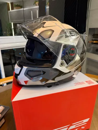 Capacete LS2 Vector Carbon TAMANHO 62