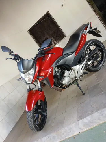 Honda CB 300 /2013 Particular.