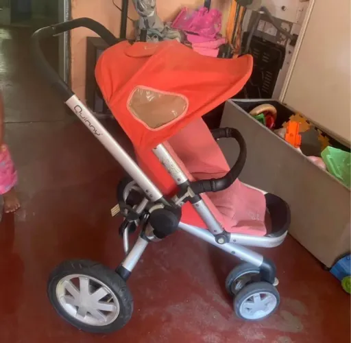 Vendo carrinhos de Bebê