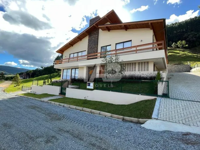 Casa a venda no Condomínio Costa da Serra