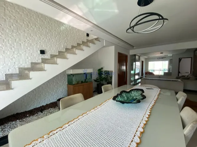 Cobertura para locação com 3 suites, área gourmet, 3 vagas Canto do Forte PG