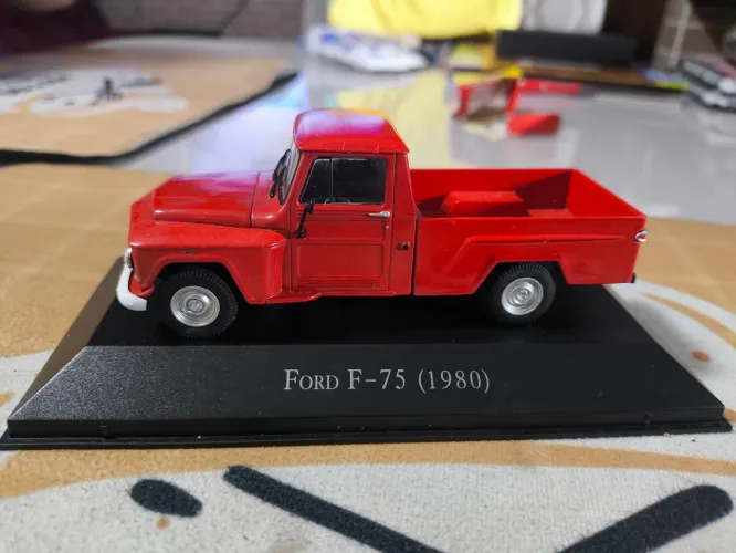 Miniaturas Rural F75