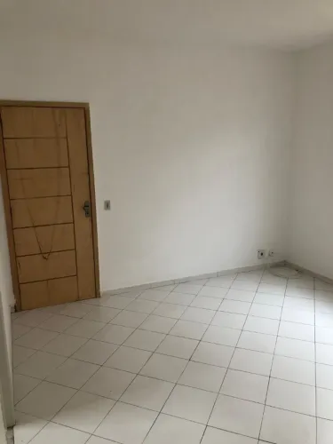 Apartamento 2 quartos no térreo - Ilha do Governador
