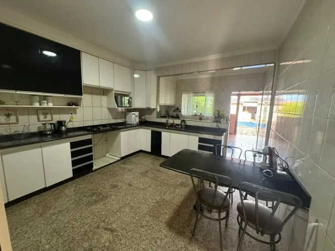 Vendo casa lote de 800 metros em condomínio fechado na rua 12 Vicente Pires 