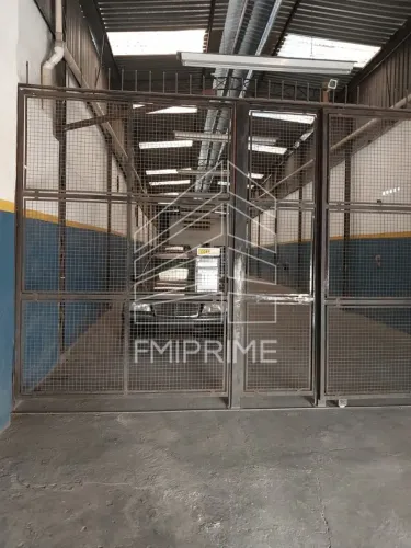 Galpão a Venda na Barra Funda, São Paulo, SP | 326m2 de Terreno - Galpão com Salas e Mezan