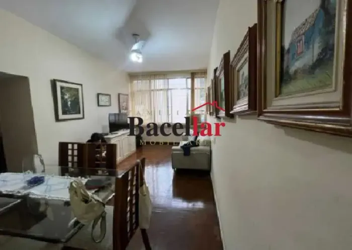 Apartamento : Padrão / Residencial / Humaitá