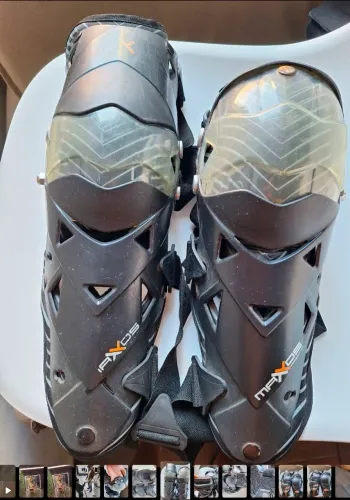 Joelheira para moto