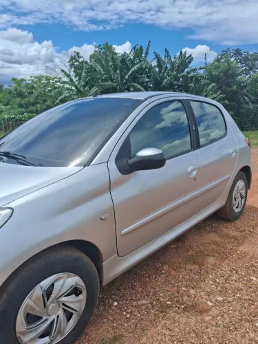 Peugeot 207 XR 1.4 Flex 8V 5P 2010