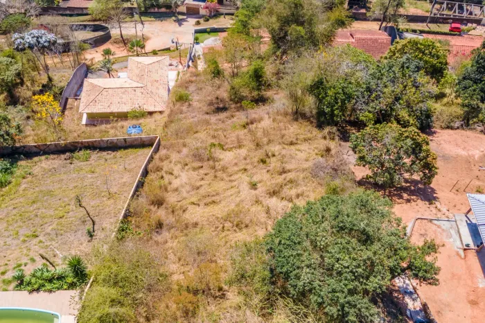 Lote em condomínio fechado em Nogueira, Petrópolis
