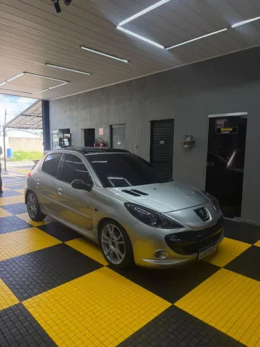 Peugeot 207 Quiksilver 1.4 Flex 8V 5P 2010