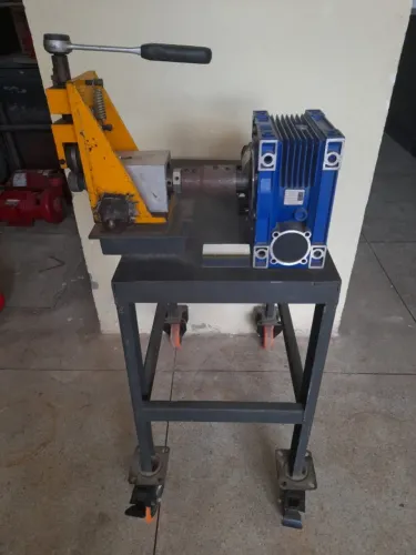 Máquina de Ranhura para Tubos com Motor WEG