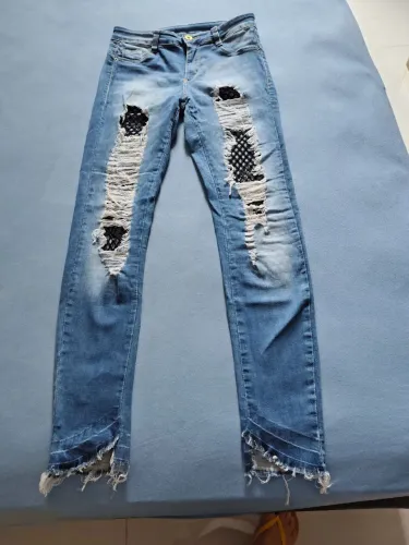 Calça de roqueira , jeans com stretch 
