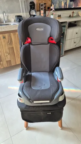 Cadeirinha Infantil e Capa de Banco de Carro