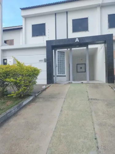 Oportunidade! - Casa p/ locação - 2 suites - Candeias - Vitória da Conquista - BA