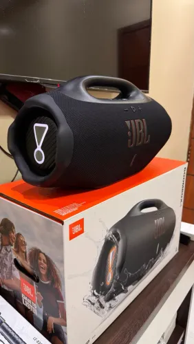 JBL boombox 4 