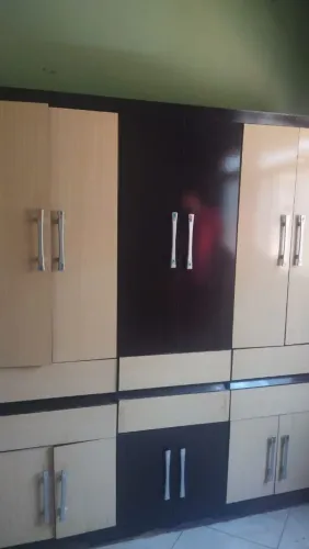 Vendo guarda roupa semi novo