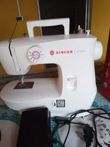 Máquina de costura Singer