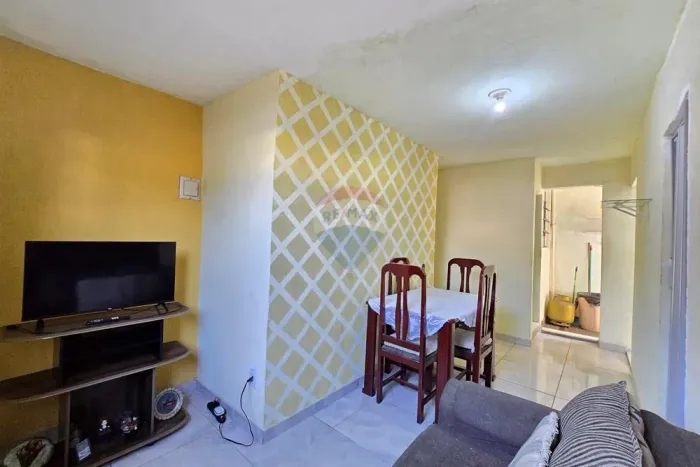 Casa de Vila, 50m² Silenciosa e Arejada, Sol da Manhã, 1 Quarto, Pronta p/ Morar ou Invest