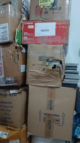 PEQUENA BIBLIOTECA COM 2.000 LIVROS ANTIGOS DIVERSOS.