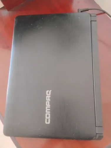 Vendo notebook compaq semi novo