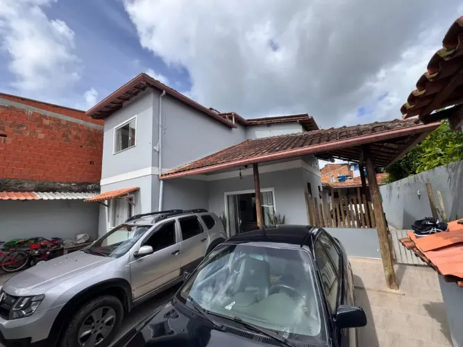 Casa (Sobrado Padrão), com 3 quartos e 4 banheiros à Venda, 246 m² em Ilhéus/BA