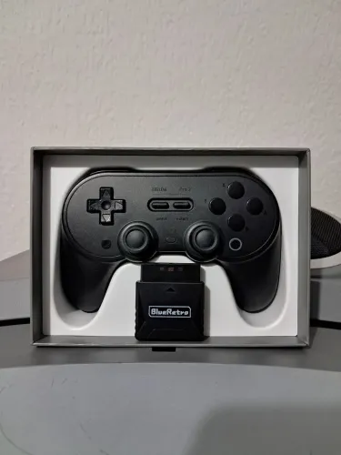 Controle 8bitdo Pro 2 Preto com Adaptador BlueRetro