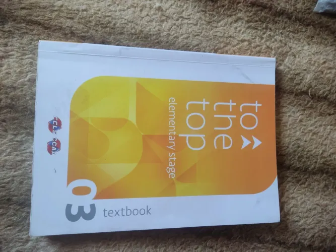 Livro de inglês to the top 03