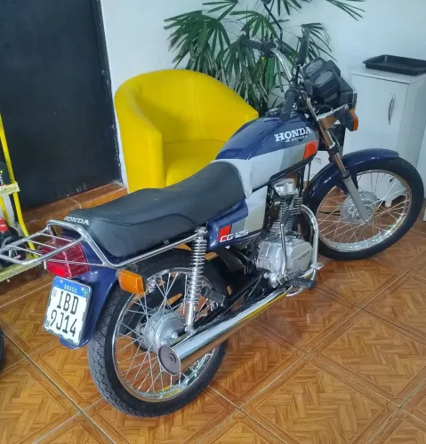 Vende-se CG 125 1987/87 moto foi toda restaurada, impecável.