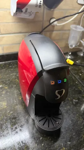 Cafeteira três corações seminova