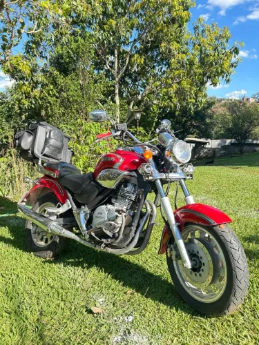 AMAZONAS AME 250cc - ESTILO, FORÇA E PRESENÇA NA RUA