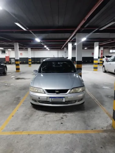 Chevrolet Vectra CD 2.2 16V / 2.0 16V Mec./aut. 2001
