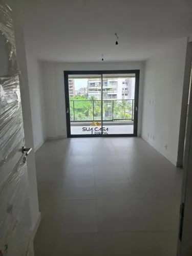 Apartamento 84m2 a venda na Barra da Tijuca com varanda e piscina REF: AP0027