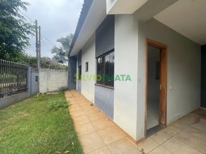 EXCELENTE CASA , 03 QUARTOS, AMPLO QUINTAL, JARDIM PORTAL DAS TORRES