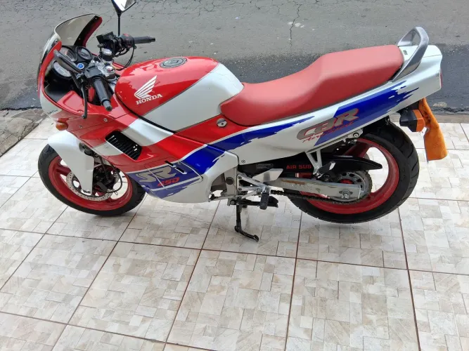 Honda CBR 450 SR Ano 1992