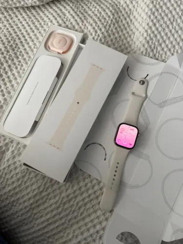 Apple Watch Series 10 GPS 42mm Caixa em Aluminio Rose Gold com Pulseira Esporte Rosa S/M