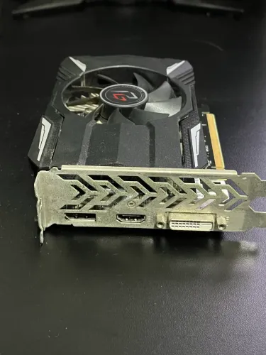 Placa de video AMD Asrock Phantom G R RTX550 2gb