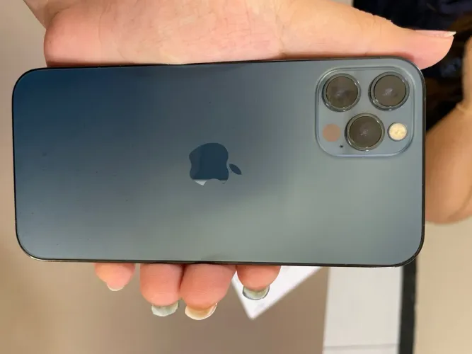 iPhone pro 12 azul (única dona)