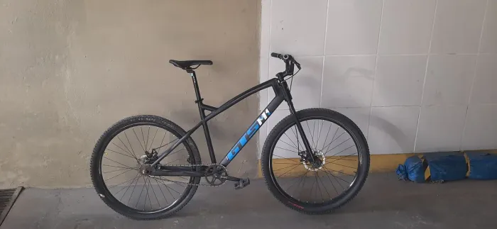 Vendo bike seminova em excelente estado de conservação.