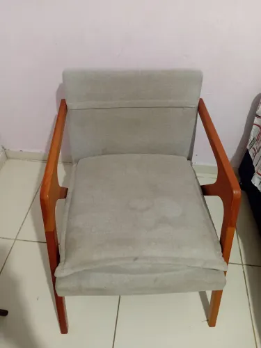 Vendo essa cadeira pé de madeira maciça surpe fofinha