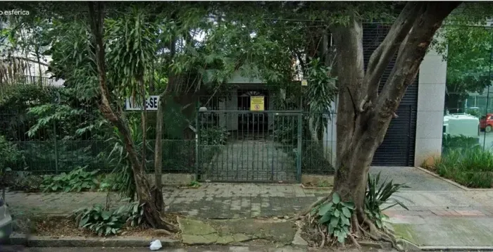 Lote/Terreno para venda possui 600 metros quadrados com 1 quarto