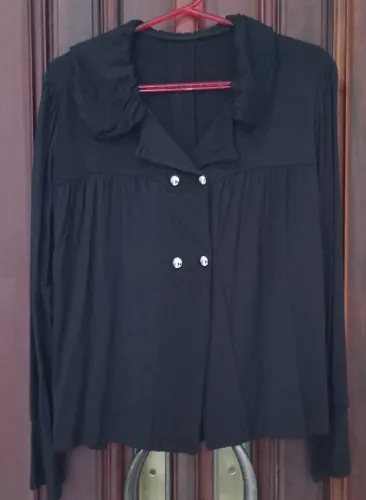 Blusinha Casaco de viscose manga longa com punho 4 botões frontais Preta tam M NOVA