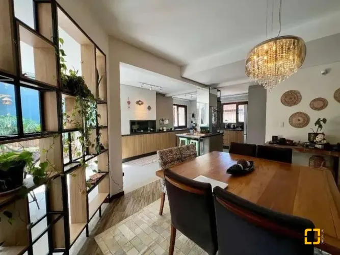 Brognoli Vende - Casa Moderna no Sambaqui